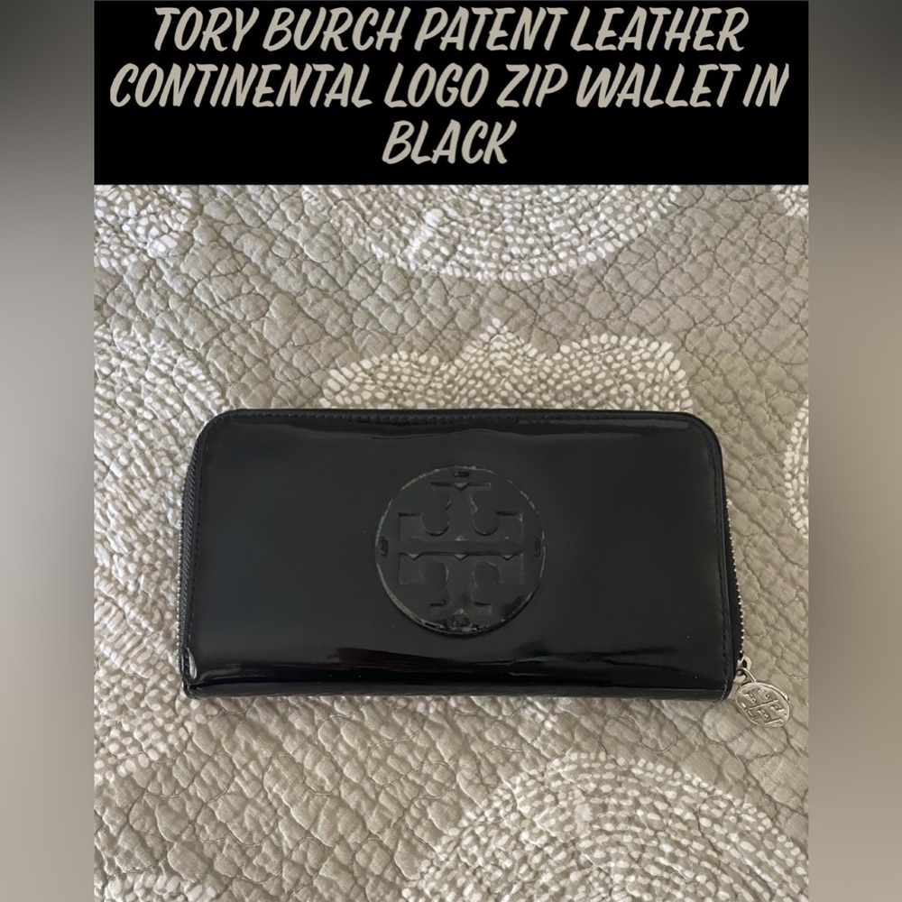 🎉HP🎉Tory Burch Patent Leather Continental Logo Zip Wallet in Black🖤